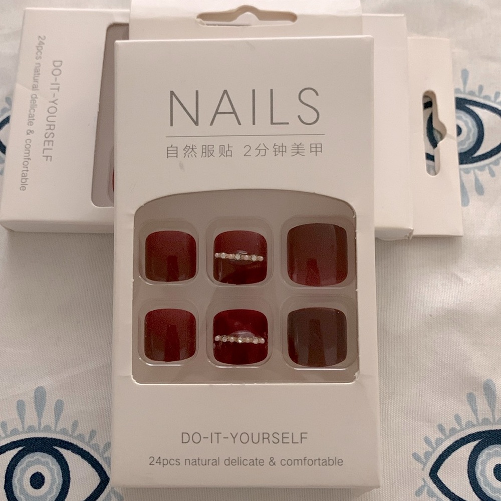 Press on nails for toes ❤️